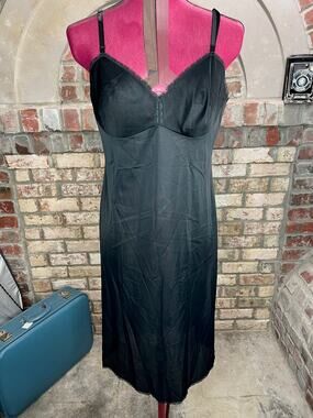vanity fair negligee slip Vintage black nightgown